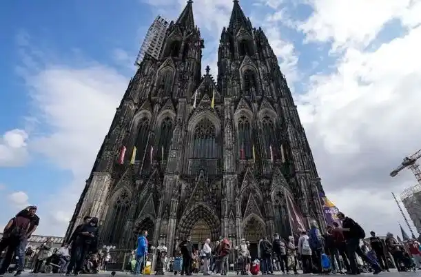 Escándalo en Alemania: empleados de una diócesis intentaron acceder a sitios web pornográficos