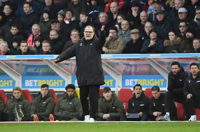 Perdió el Leeds de Bielsa pero conservó la punta