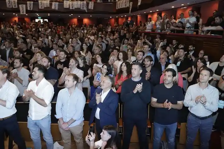 La concejal Guadalupe Garriz participó del Encuentro Provincial de Cultura en el Teatro Argentino