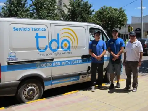 Chacabuco: Intendente Barrientos entregó 350 decodificadores para TDA