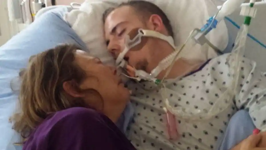 La despedida de una madre a su hijo que murió por sobredosis