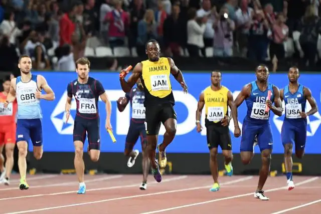 ¡Increíble! Bolt se lesionó en la última carrera de su vida