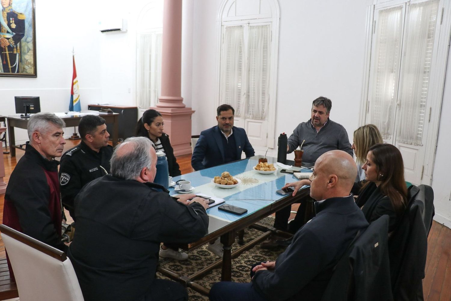 “Nos reunimos con autoridades provinciales, municipales y policiales en Reconquista y San Javier para evaluar la operatividad policial en las calles, entre otros temas prioritarios para la seguridad”, indicó Pablo Cococcioni, ministro de Justicia y Seguridad de la Provincia.