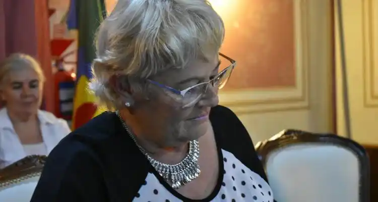Mónica Otero explicó que los sueldos de los concejales “tienen que ver con el presupuesto”