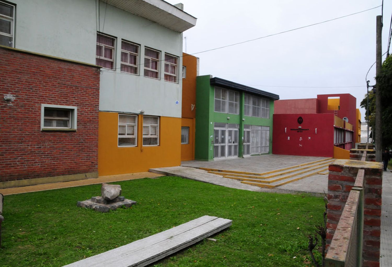 Preocupación de la comunidad de Polivalente por problemas de falta de agua en el edificio