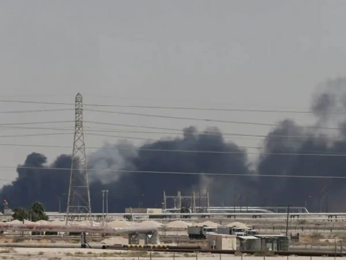 Arabia Saudita: ataque con drones sube precio del petróleo