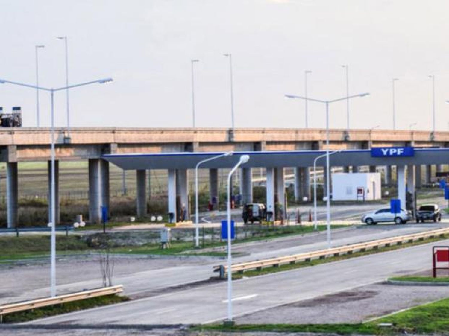 Insólito: De la Sota clausuró la estación de servicios que inauguró Cristina el lunes por cadena nacional