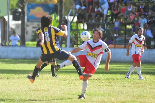 Central también se subió a la punta, con lo justo