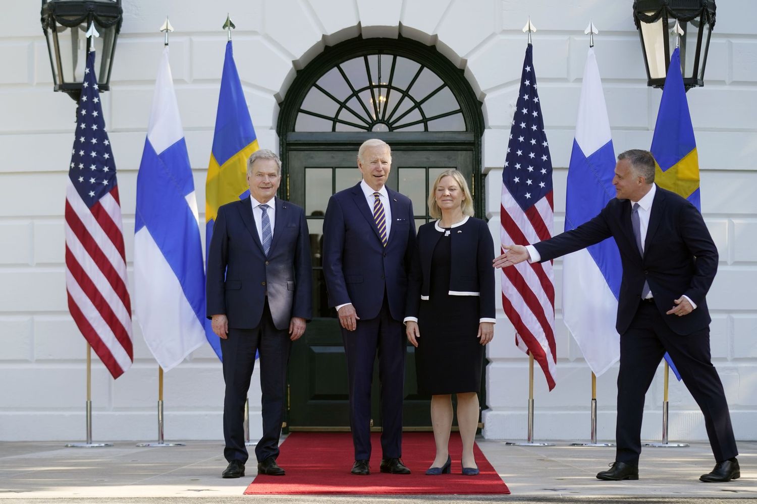 Biden respalda la adhesión de Suecia y Finlandia a la OTAN, y Turquía la niega