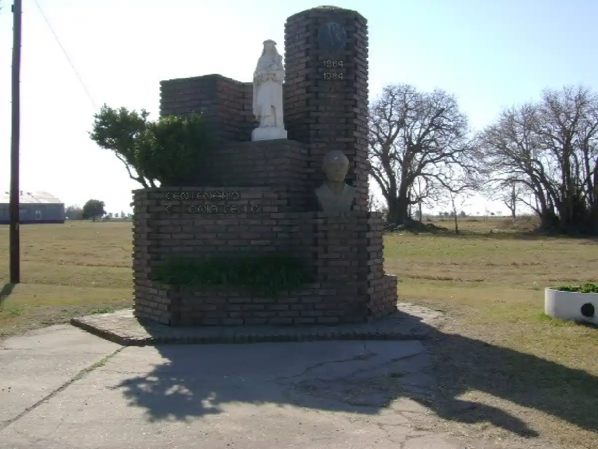 Armados con una ametralladora maniataron y le robaron a familia en un campo de Colonia Cello  