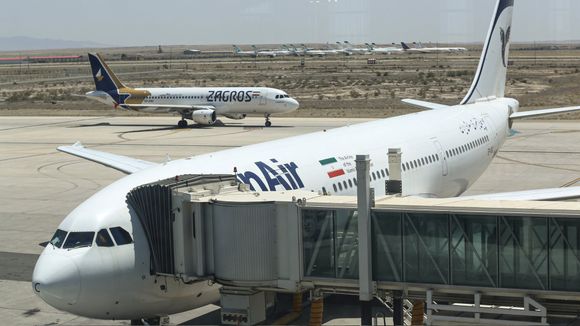 Los aeropuertos iraníes volvieron a operar con relativa normalidad este lunes