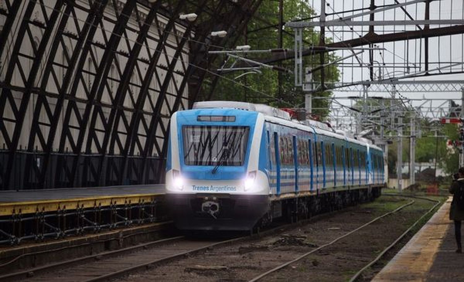 Trenes seguros: Pusieron 45 tótem en las estaciones que unen Constitución con La Plata
