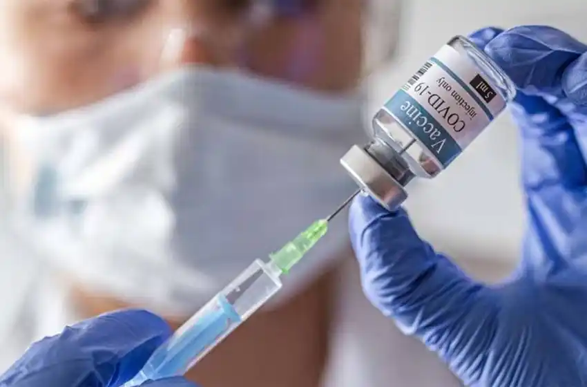 Brasil: investigan unos 30.000 casos de personas que recibieron tres dosis de vacunas contra el coronavirus