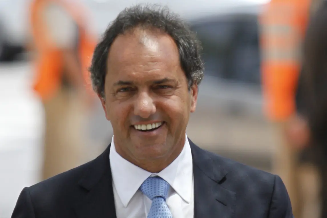Scioli dijo que no se cansa de que el kirchnerismo le pegue 