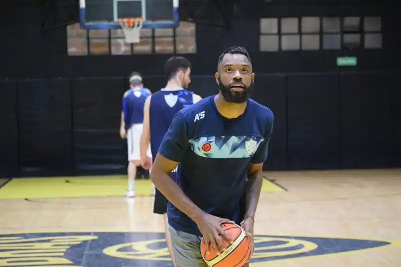 Kelsey Barlow será jugador de Peñarol en el 2024