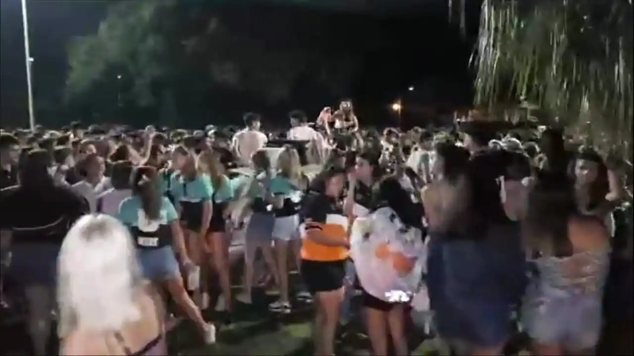 Los festejos del Último Primer Día en Paraná se extendieron hasta la mañana