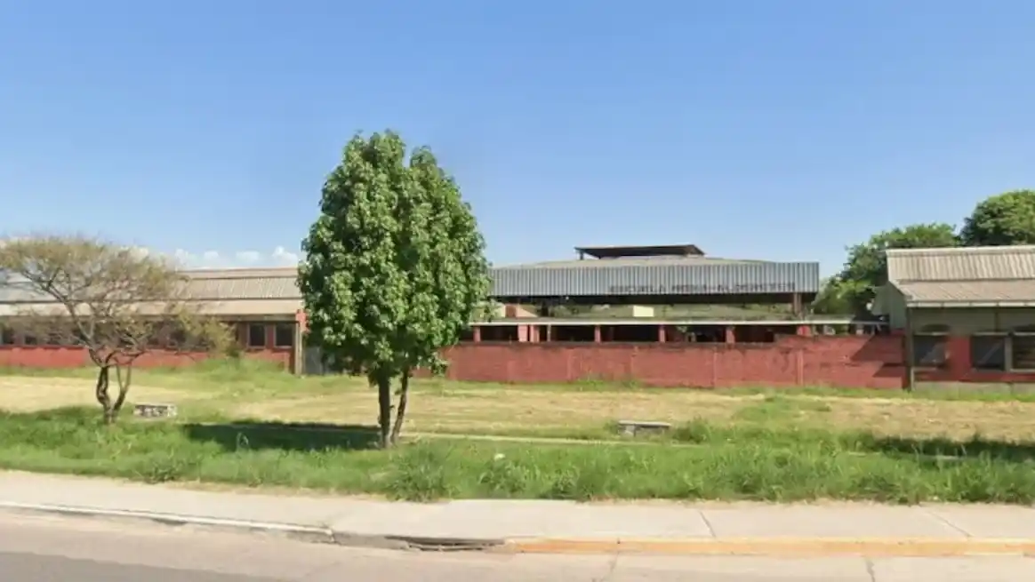 El ataque ocurrió dentro del aula y movilizó de inmediato al personal de emergencias y a la policía local.