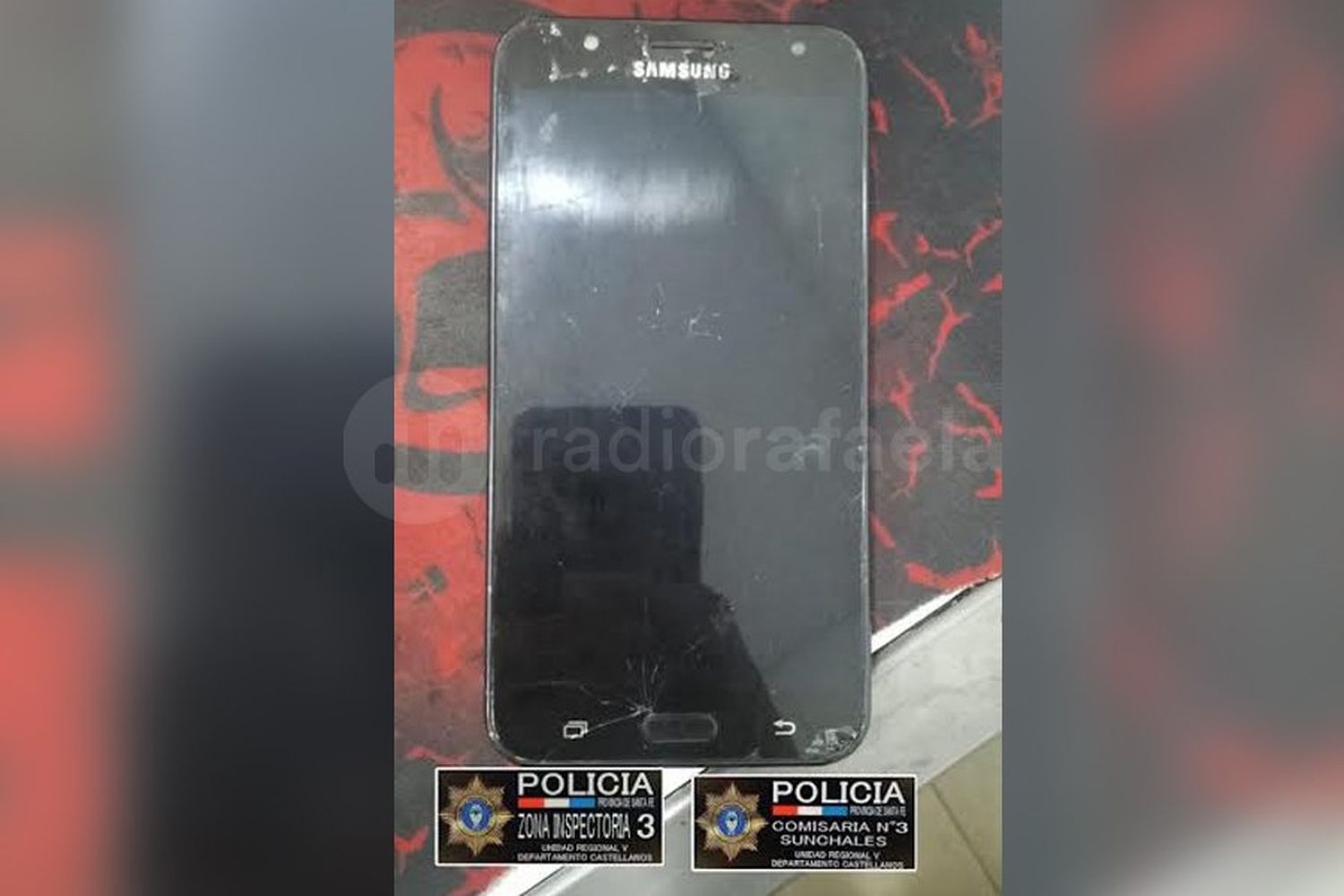 Denunció a una conocida por la desaparición de dos celulares y le requisaron el domicilio