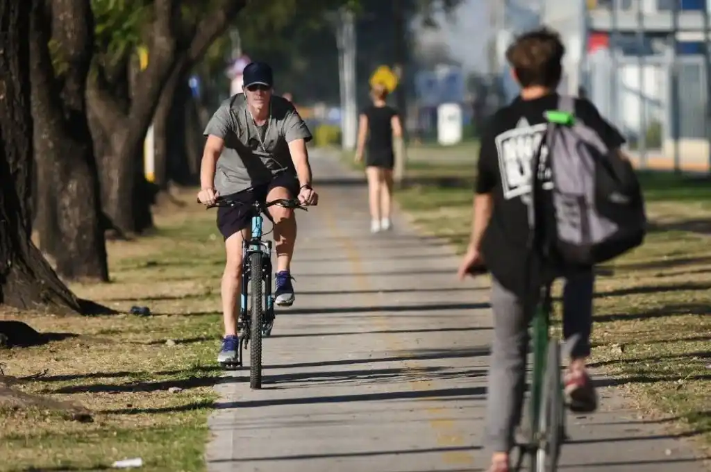 Sábado con buen clima y calor en la ciudad de Santa Fe