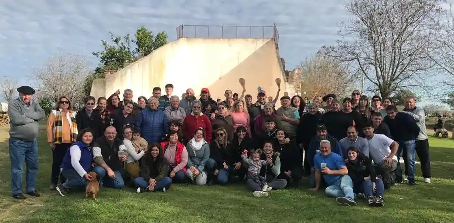 La familia Julián festejando el reencuentro-