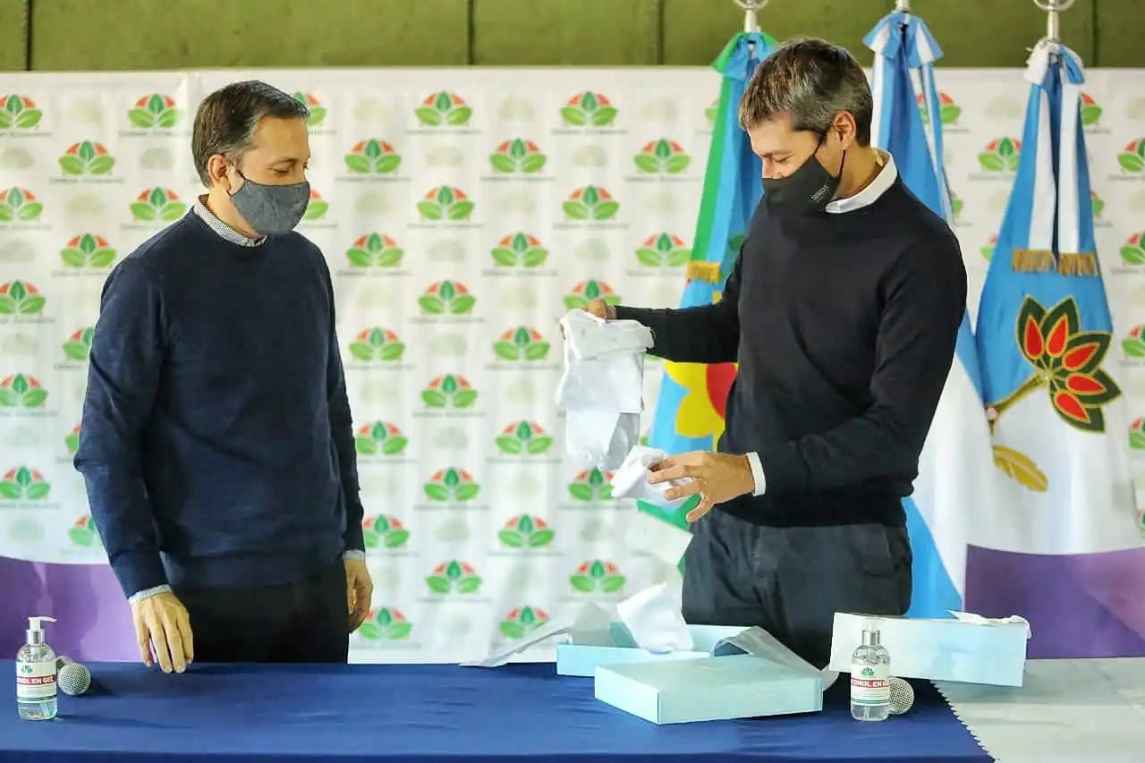 Gray y Lammens presentaron el programa "Clubes a la Obra" en Monte Grande