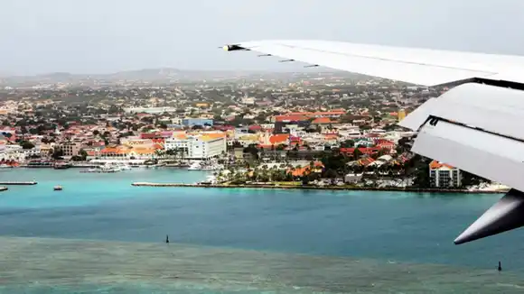 ARUBA EXTIENDE POR TRES MESES prohibición de vuelos provenientes desde y hacia Venezuela
