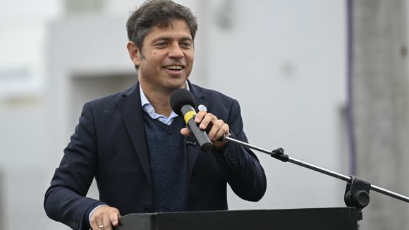 Kicillof llega a la Costa Atlántica con una agenda cargada y un anuncio educativo inédito en la Provincia