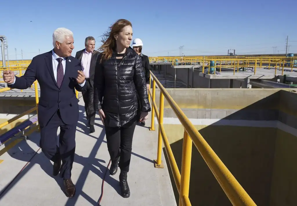 Vidal inauguró una planta cloacal en Bahía Blanca 