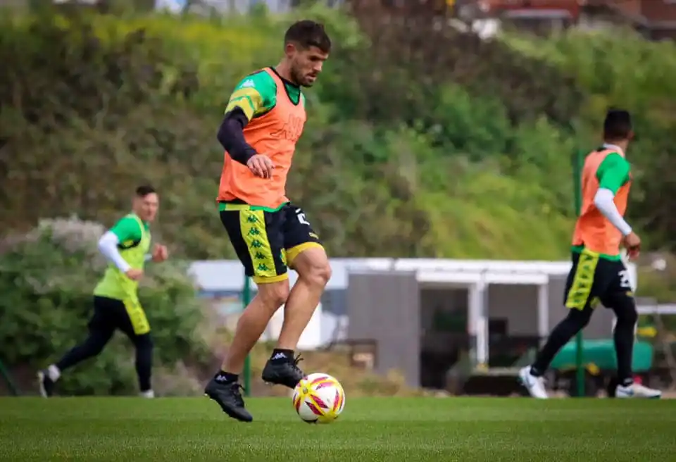 Álvarez hará cuatro cambios para jugar ante River