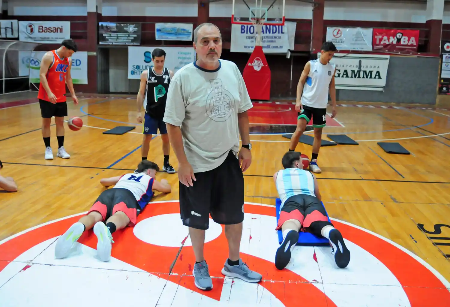 Castiñeira, Independiente y una relación que parece haberse resquebrajado.