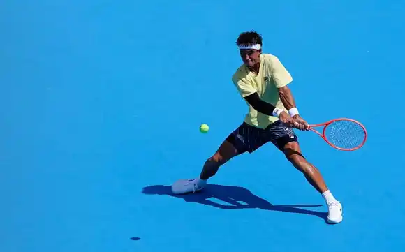 Francisco Comesaña avanzó en Cincinnati por abandono de Darderi