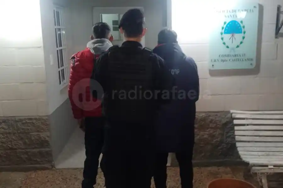 Dos aprehendidos con pedido de paradero