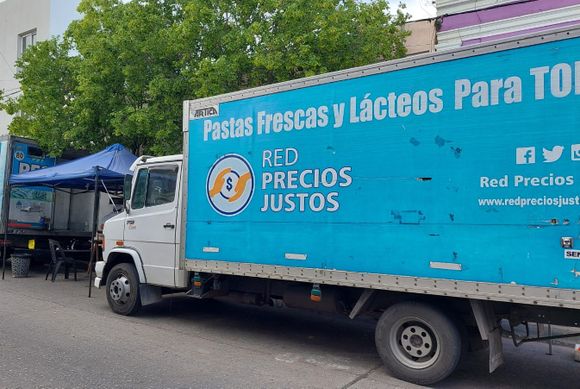 Llegan camiones de pastas y lácteos a las localidades y también el de pescado a San Pedro