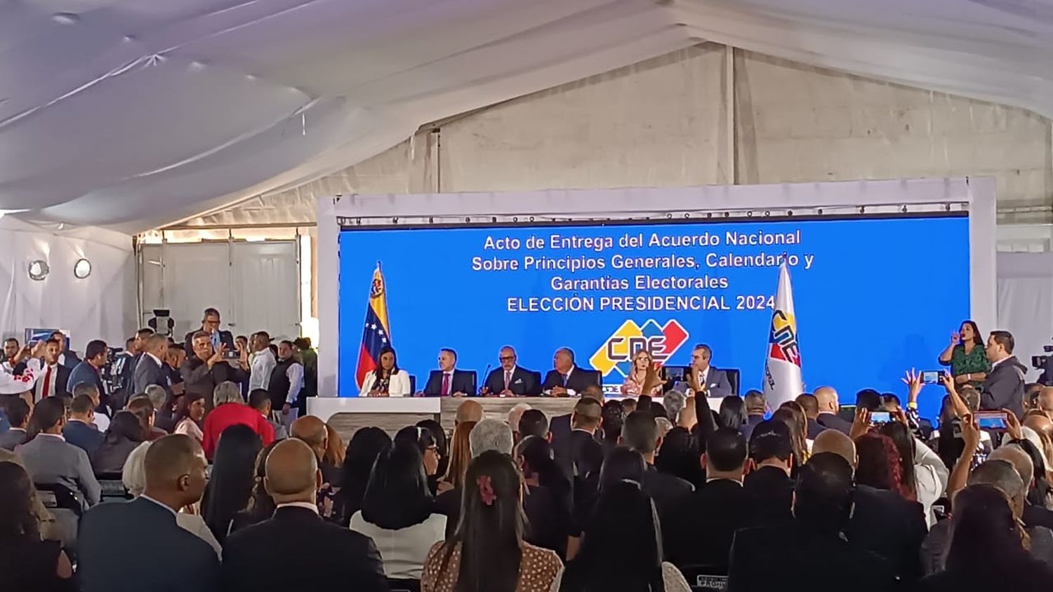 TODO LISTO PARA DEFINICIÓN DE LA FECHA: Parlamento entregó la propuesta de cronograma electoral al CNE