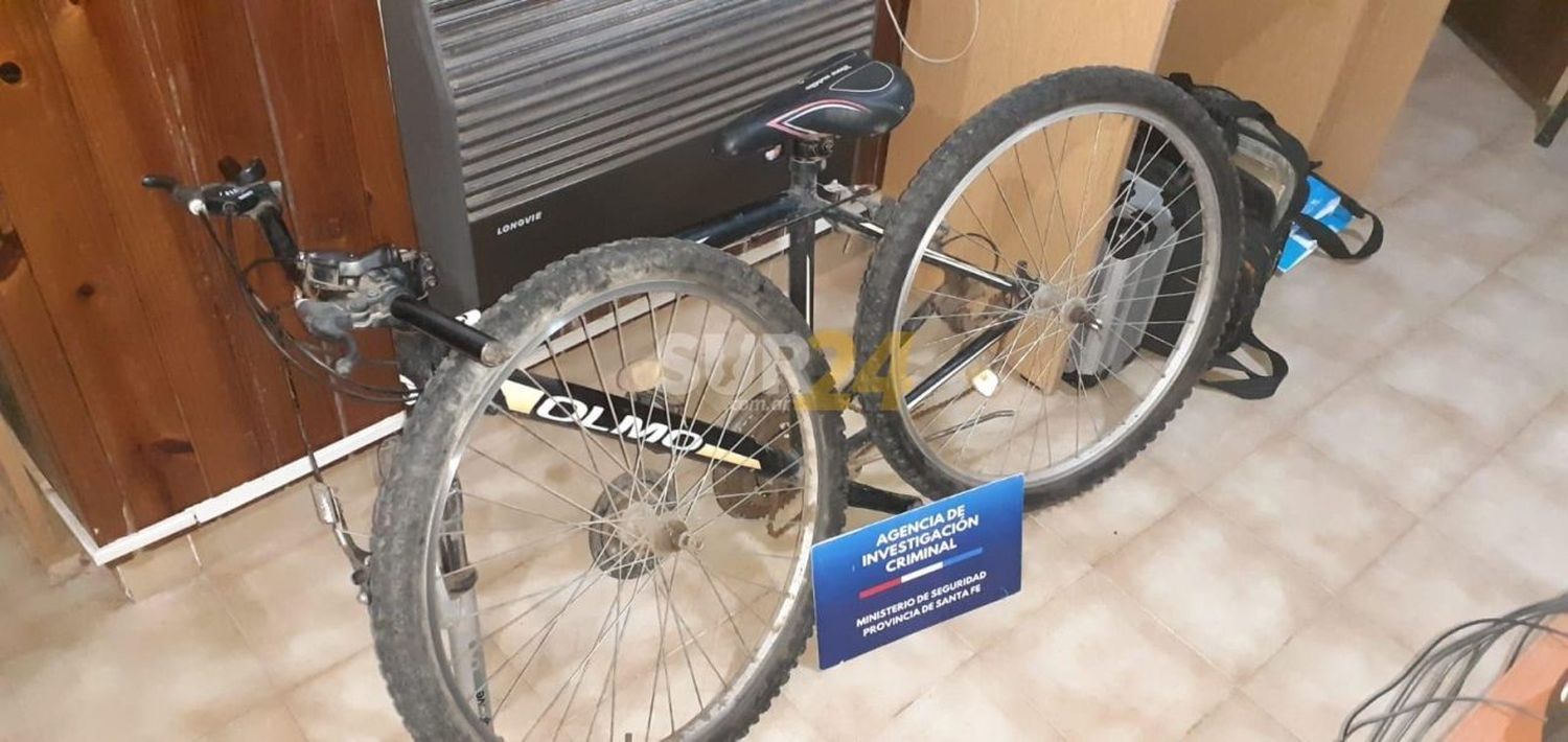 Robaron en la parroquia de Rufino y AIC recuperó una bicicleta sustraída del lugar