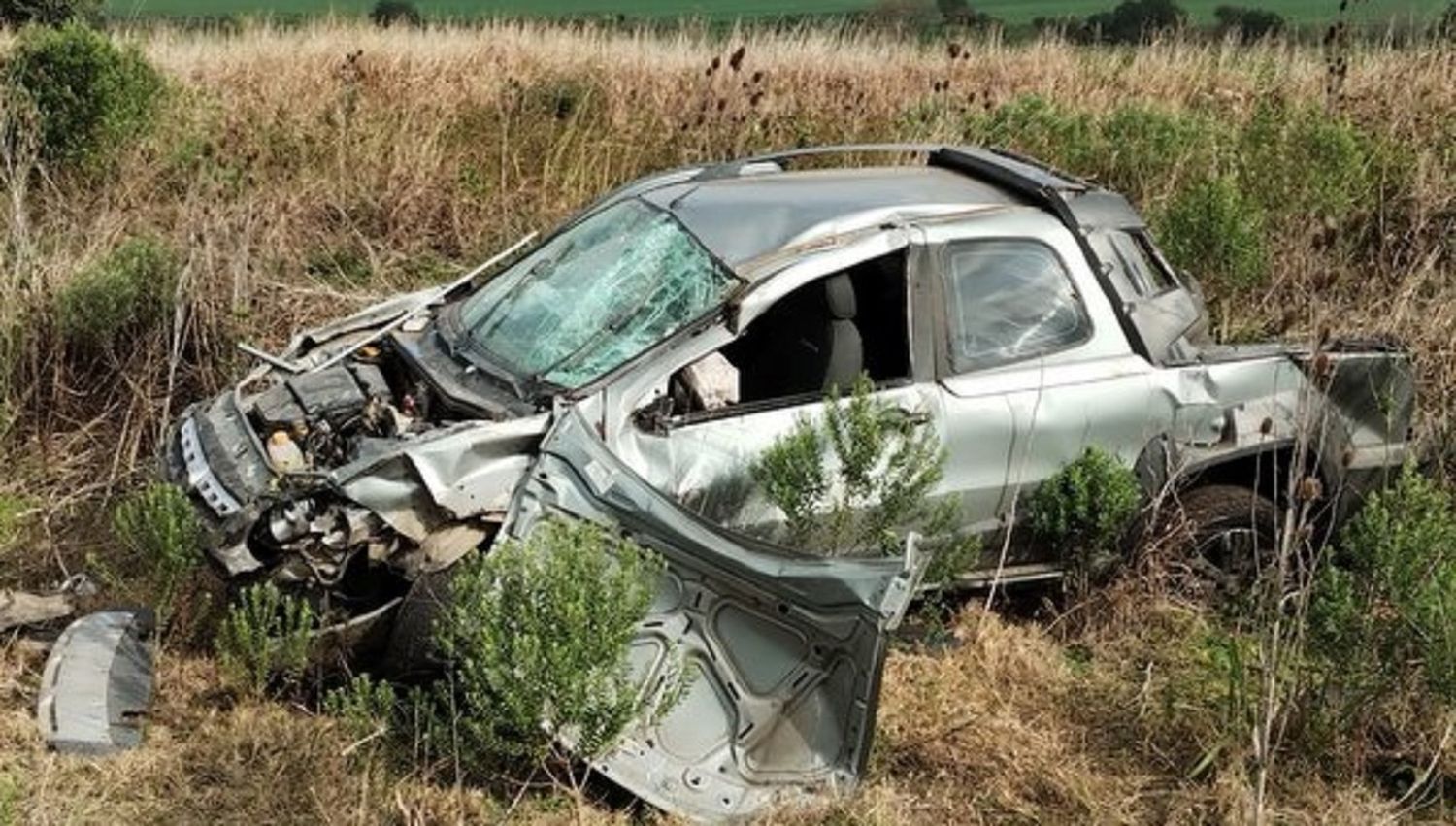 Un joven volcó con su camioneta en la ruta 51: fue hospitalizado con lesiones varias