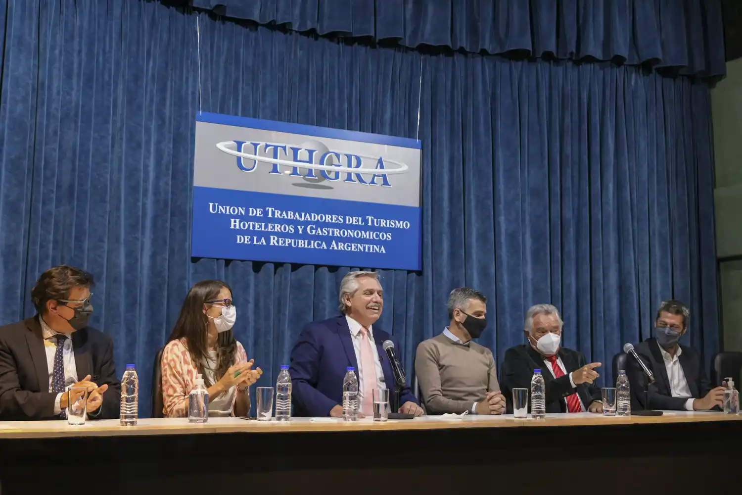 Alberto Fernández presidió el acto realizado ayer en Uthgra.