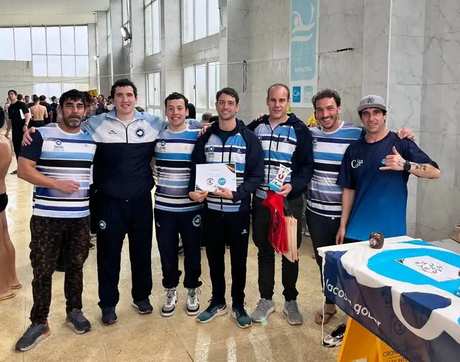 La delegación de Escualo que participó de la competencia.