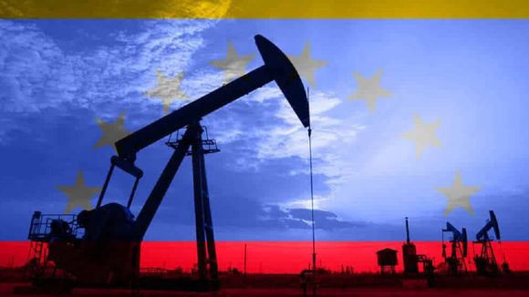 DECLIVE DE LOS INGRESOS de Venezuela preocupa a los economistas y estas son las razones