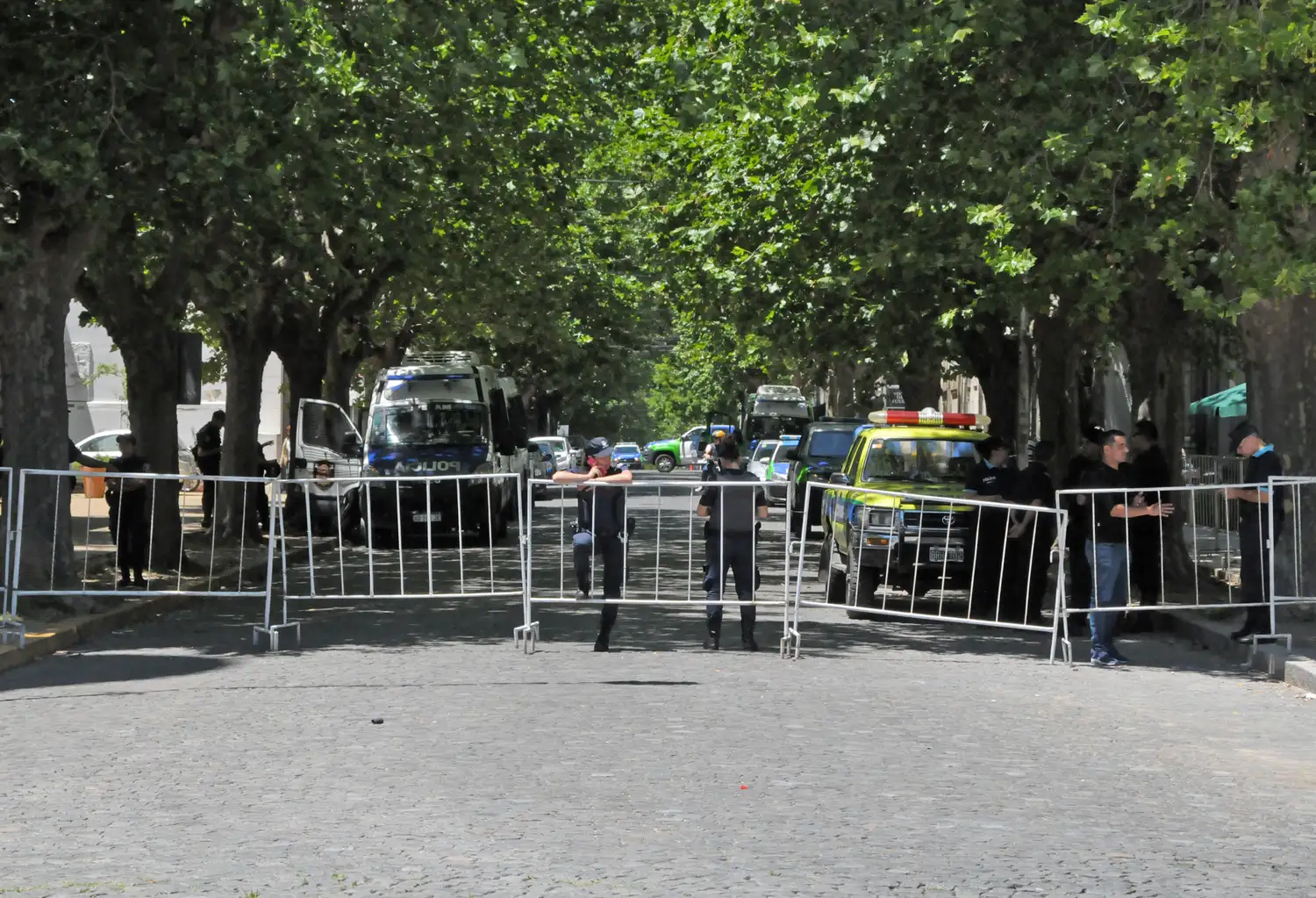 Acampe -corte calles- Muni 16-12-21 (8)