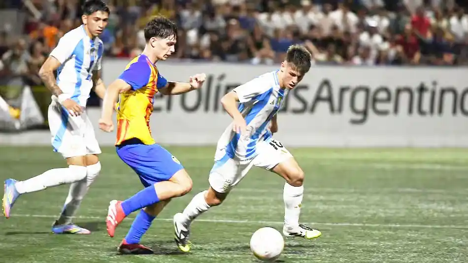 La selección argentina le ganó 2-0 al Valencia y se consagró campeón del Torneo de L’Alcúdia