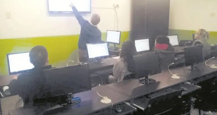 Punto Digital: Abrieron los cursos de Alfabetización
