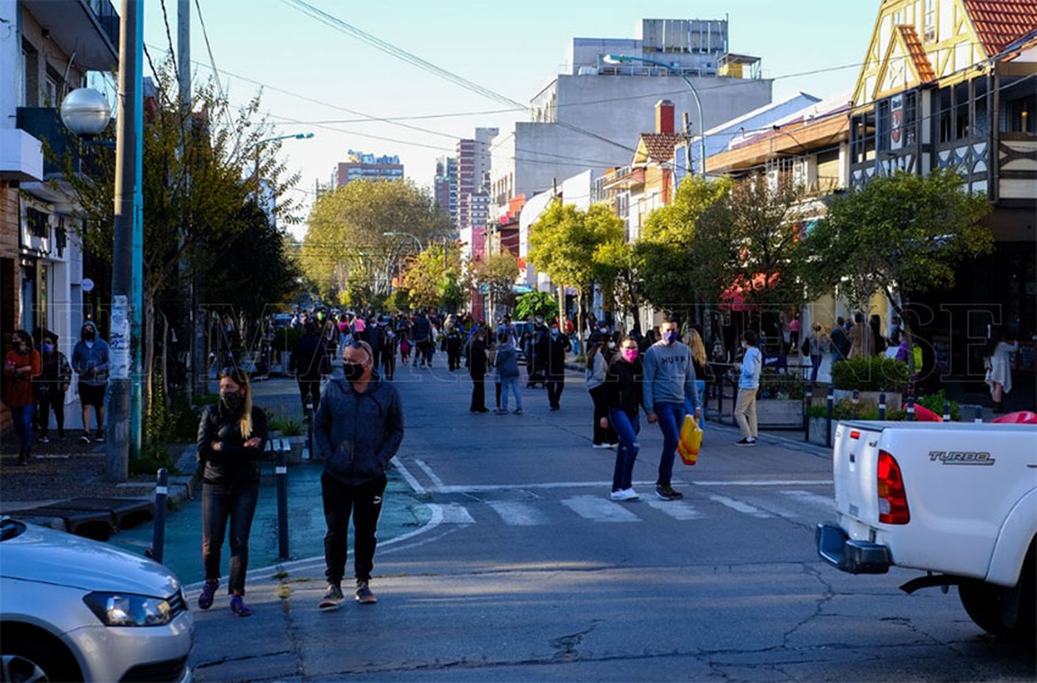 Comenzó el segundo día de la “prueba piloto” comercial en Mar del Plata