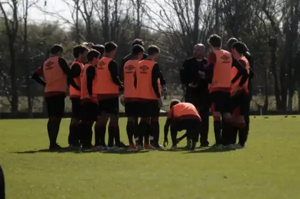 Montero mete dos cambios y modifica el sistema