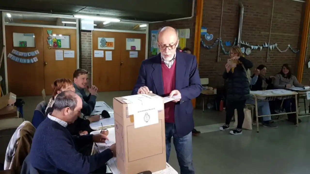 Bahía Blanca: "Tenemos la opción de convertirnos en la tercera fuerza", dijo el candidato del FIT