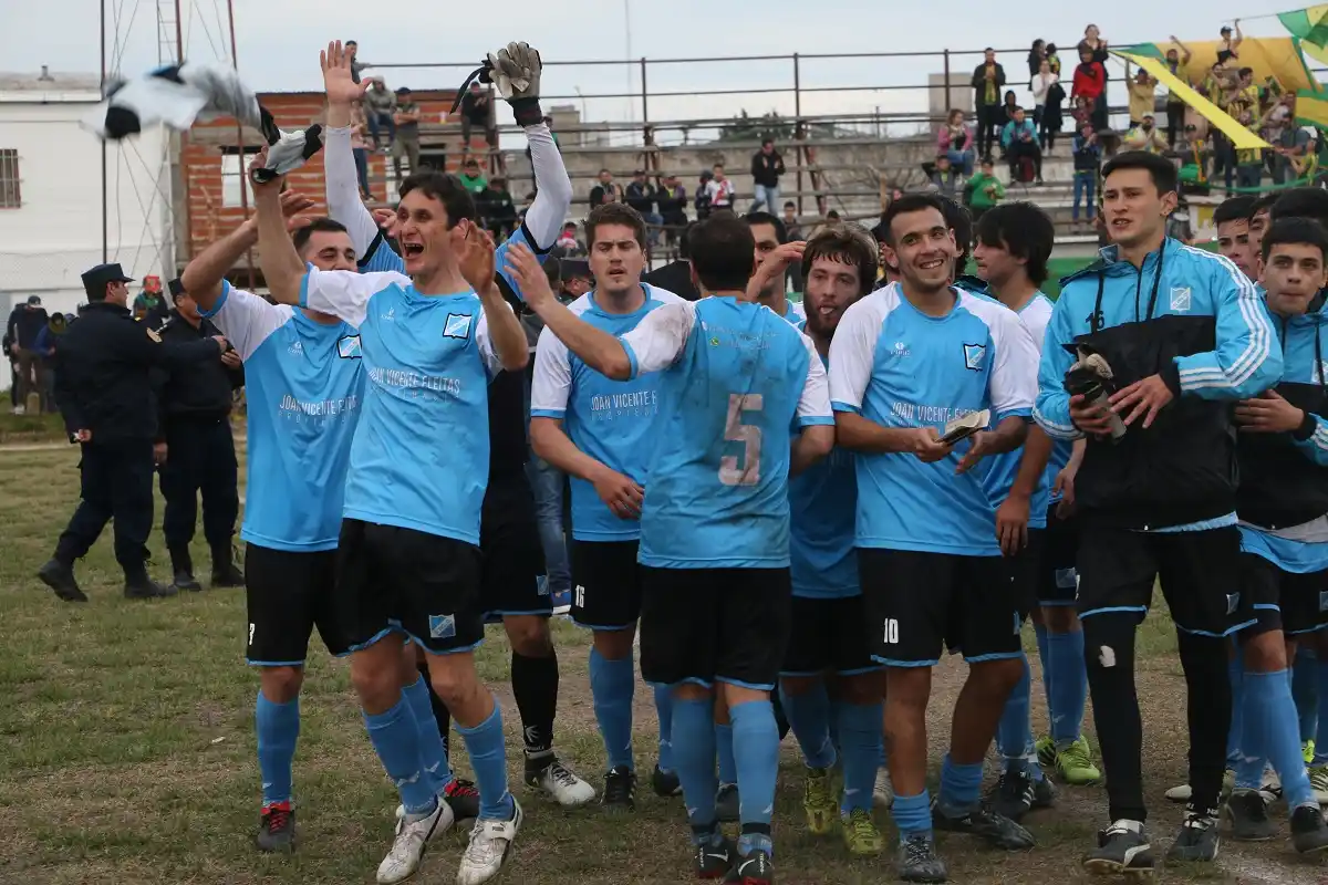 Defensores recibe a Juvenil del Norte con la idea de poder definir el campeonato