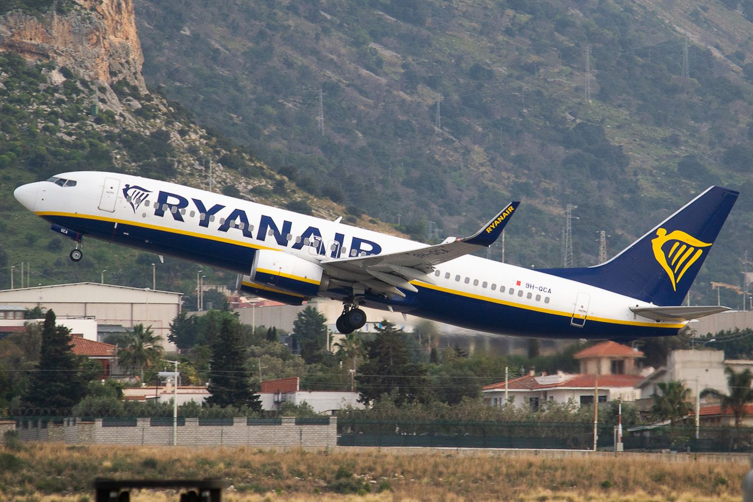 En busca de pilotos, Ryanair visitará Argentina y Brasil en mayo