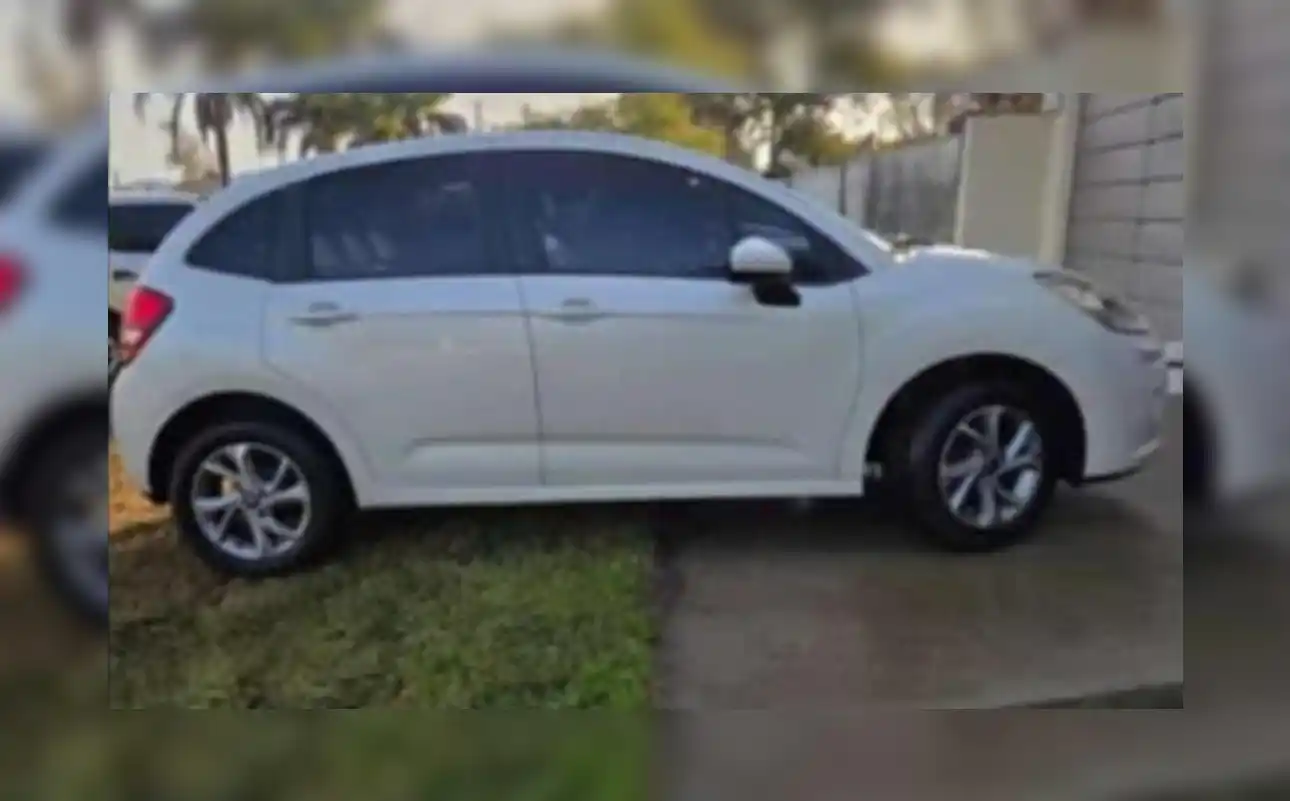 El automóvil de Mauricio Preiti es un Citroën C3 blanco.