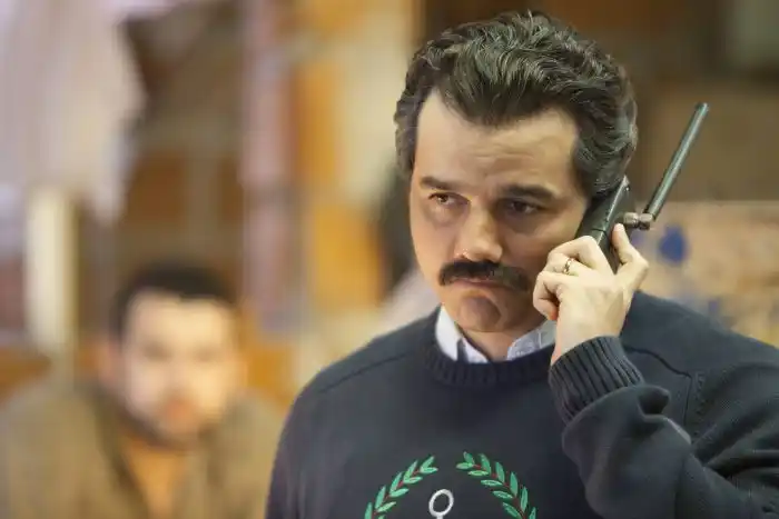 El hermano de Pablo Escobar amenaza a Netflix por ‘Narcos’