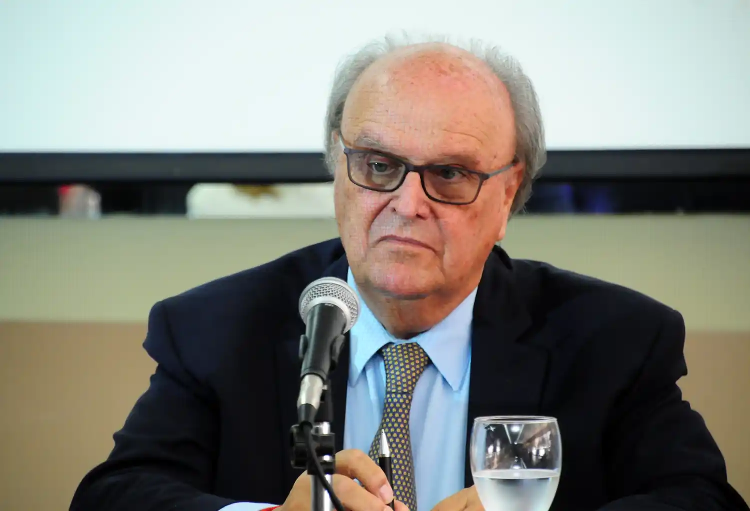 “La economía se cae a pedazos y Milei sigue con su circo”